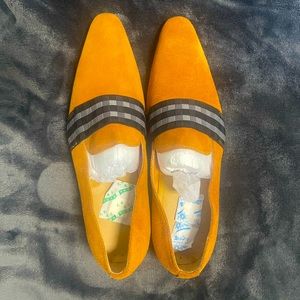 New & never worn, stylish luxury loafers. Men’s size 41 (US 9). Great quality!